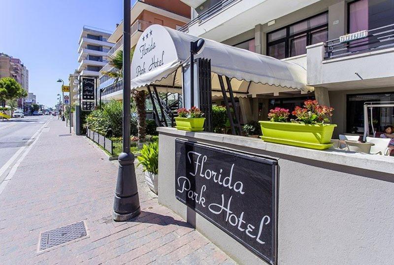 Florida Park Hotel ベラーリア・イジェア・マリーナ エクステリア 写真
